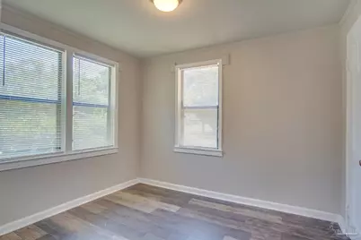 1016 W Maxwell St, Pensacola, FL 32501 - Photo 5