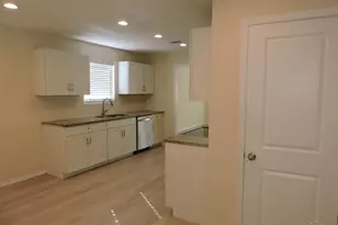 1000 Polk Ave, Pensacola, FL 32507 - Photo 11