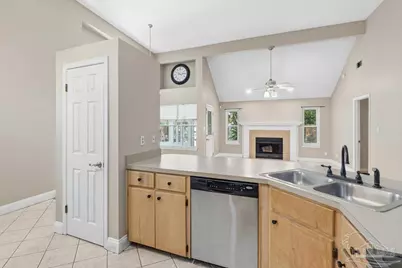 2189 Bellmeade Cir, Navarre, FL 32566 - Photo 13