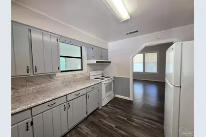 5404 Blue Angel Pkwy, Pensacola, FL 32526 - Photo 9
