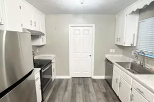 615 N A St, Pensacola, FL 32501 - Photo 9