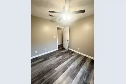 615 N A St, Pensacola, FL 32501 - Photo 15