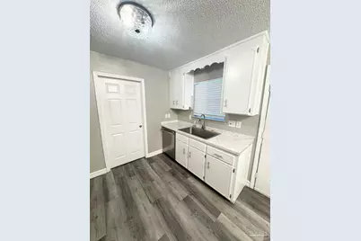 615 N A St, Pensacola, FL 32501 - Photo 11