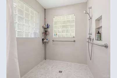 711 Bison St, Pensacola, FL 32514 - Photo 17