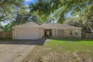 2841 Winners Cir Dr, Navarre, FL 32566 - Photo 1