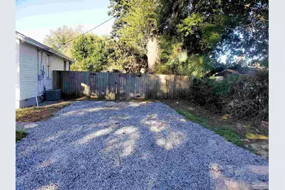 1215 N C St, Pensacola, FL 32501 - Photo 3