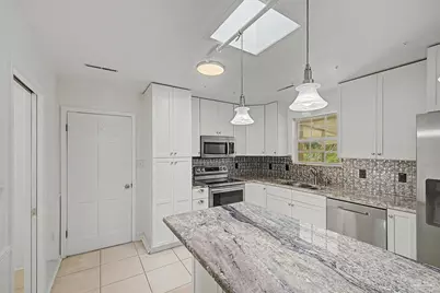 204 Nandina Rd, Gulf Breeze, FL 32561 - Photo 15