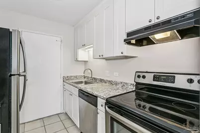 825 Bayshore Dr #405, Pensacola, FL 32507 - Photo 9