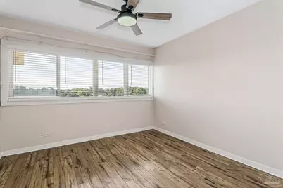 825 Bayshore Dr #405, Pensacola, FL 32507 - Photo 13