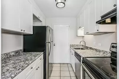 825 Bayshore Dr #405, Pensacola, FL 32507 - Photo 7