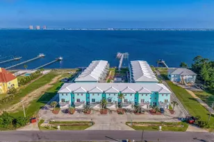 888 Sound Harbor Cir, Gulf Breeze, FL 32563 - Photo 1