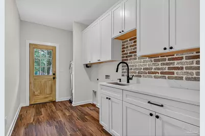 1106 N E St, Pensacola, FL 32501 - Photo 7