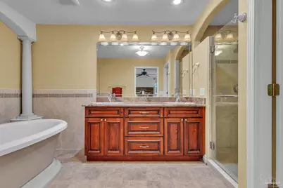 209 Shoreline Dr, Gulf Breeze, FL 32561 - Photo 21