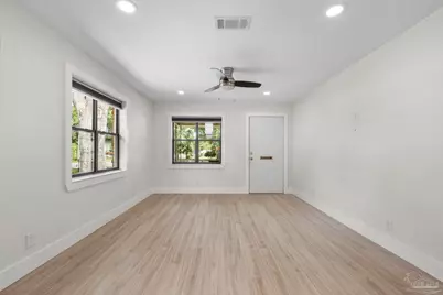 913 W Hernandez St, Pensacola, FL 32501 - Photo 3