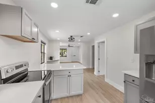 913 W Hernandez St, Pensacola, FL 32501 - Photo 13