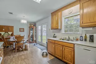 1450 Country Hills Dr, Cantonment, FL 32533 - Photo 3