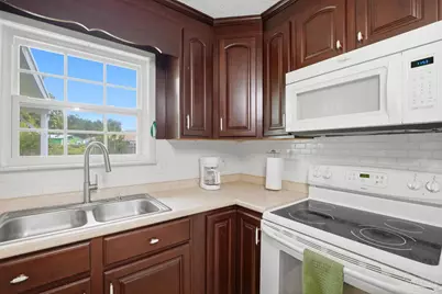 2703 Memphis Cir, Pensacola, FL 32526 - Photo 15