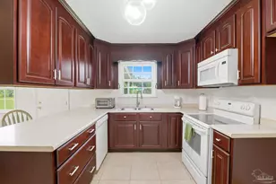 2703 Memphis Cir, Pensacola, FL 32526 - Photo 13