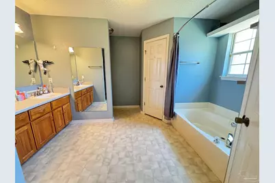 5848 Pebble Ridge Dr, Milton, FL 32583 - Photo 13