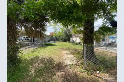 2305 N Spring St, Pensacola, FL 32501 - Photo 1