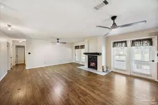 5637 Camellia Ave, Milton, FL 32570 - Photo 5