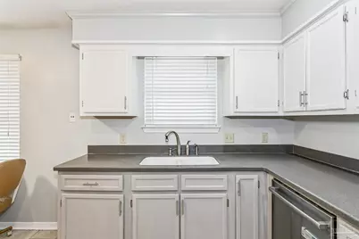 9409 Victoria Ln, Navarre, FL 32566 - Photo 15
