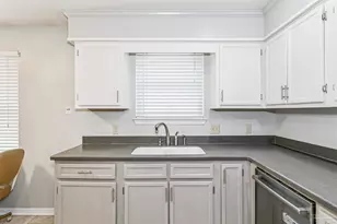 9409 Victoria Ln, Navarre, FL 32566 - Photo 15