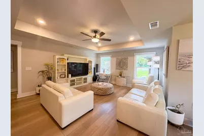 385 Hancock Ln, Pensacola, FL 32503 - Photo 3