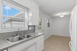 5742 Graymont Ln, Pensacola, FL 32526 - Photo 21