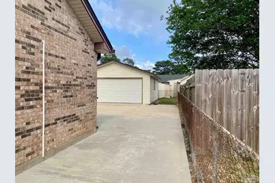 5742 Graymont Ln, Pensacola, FL 32526 - Photo 7