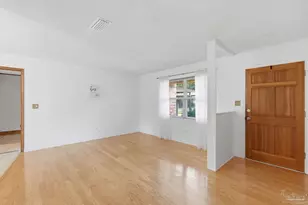 5742 Graymont Ln, Pensacola, FL 32526 - Photo 9