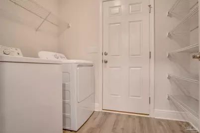 8810 Derby Ln, Pensacola, FL 32534 - Photo 15