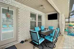 5717 Old Stone Blvd, Milton, FL 32570 - Photo 3