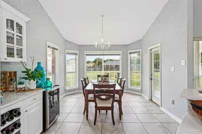 1423 Sound Retreat Dr, Navarre, FL 32566 - Photo 5