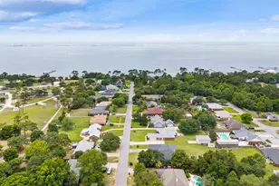 1423 Sound Retreat Dr, Navarre, FL 32566 - Photo 33
