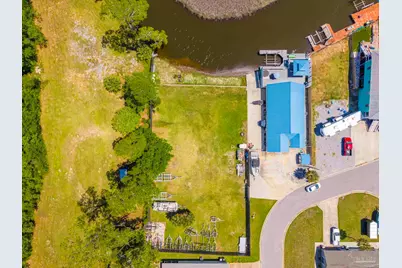 724 Landing Ln, Pensacola, FL 32507 - Photo 1