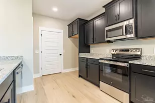 7727 Piper Cir, Milton, FL 32583 - Photo 13