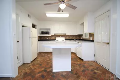 3875 Arbutus Dr, Pensacola, FL 32504 - Photo 7