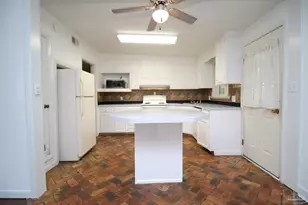3875 Arbutus Dr, Pensacola, FL 32504 - Photo 7