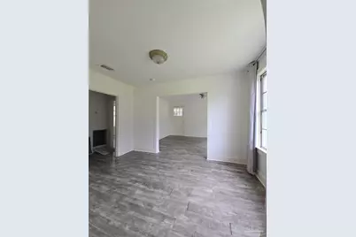 210 S 2nd St, Pensacola, FL 32507 - Photo 5