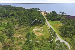 1045 Oyster Bay Dr, Milton, FL 32583 - Photo 1