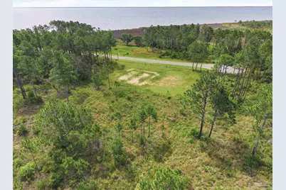 1045 Oyster Bay Dr, Milton, FL 32583 - Photo 3