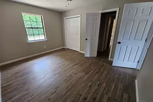5330 Jenny Cir, Pace, FL 32571 - Photo 11