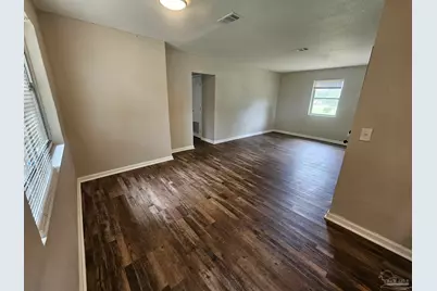 98 S Madison Dr, Pensacola, FL 32505 - Photo 7