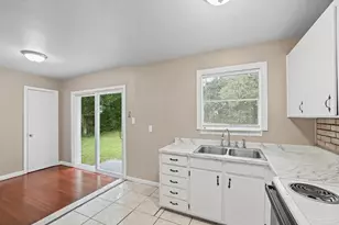 908 Blue Springs Dr, Pensacola, FL 32505 - Photo 19