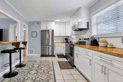 3040 Newton Dr, Pensacola, FL 32503 - Photo 7