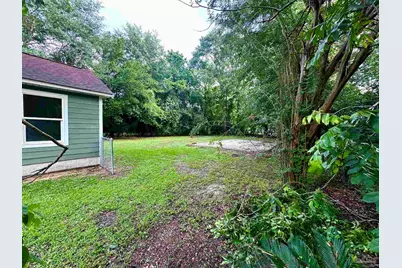424 Front St, Century, FL 32535 - Photo 43