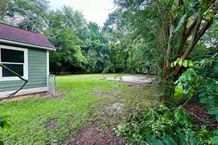 424 Front St, Century, FL 32535 - Photo 43