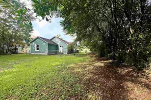 424 Front St, Century, FL 32535 - Photo 45