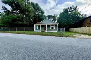 424 Front St, Century, FL 32535 - Photo 11